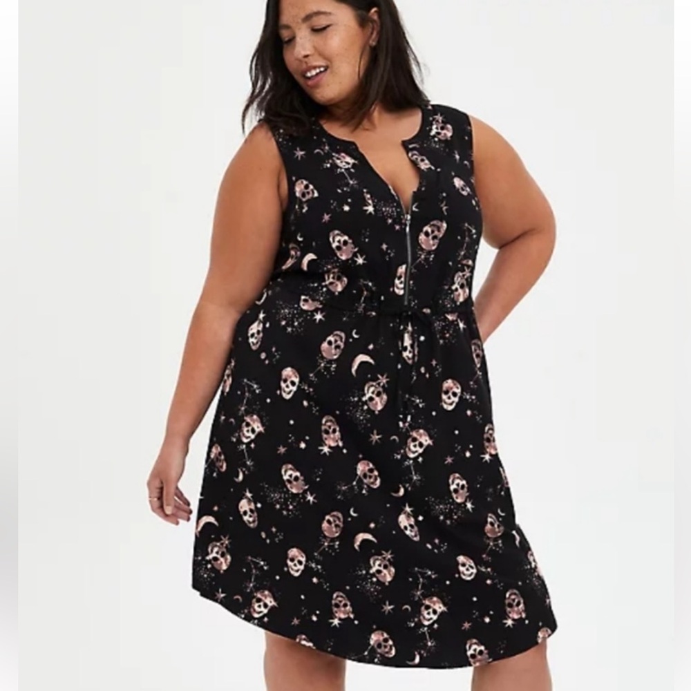 Black Sleeveless Dress with Skull Print